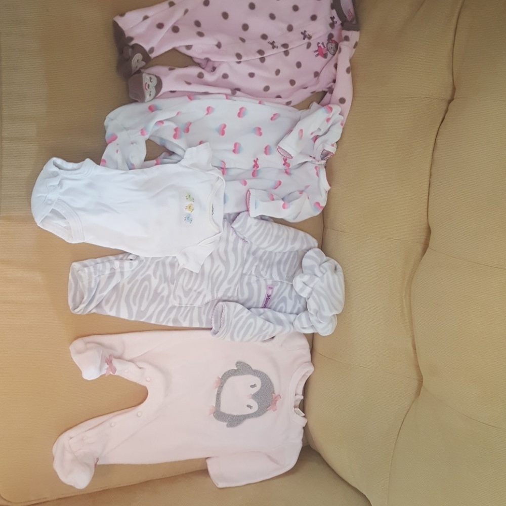 5 piece bundle of Newborn clothes
